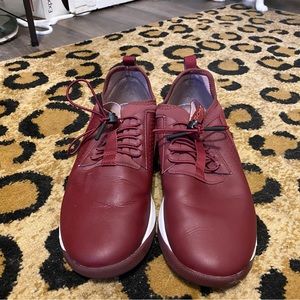 CLOVES Maroon Shoes W size 10